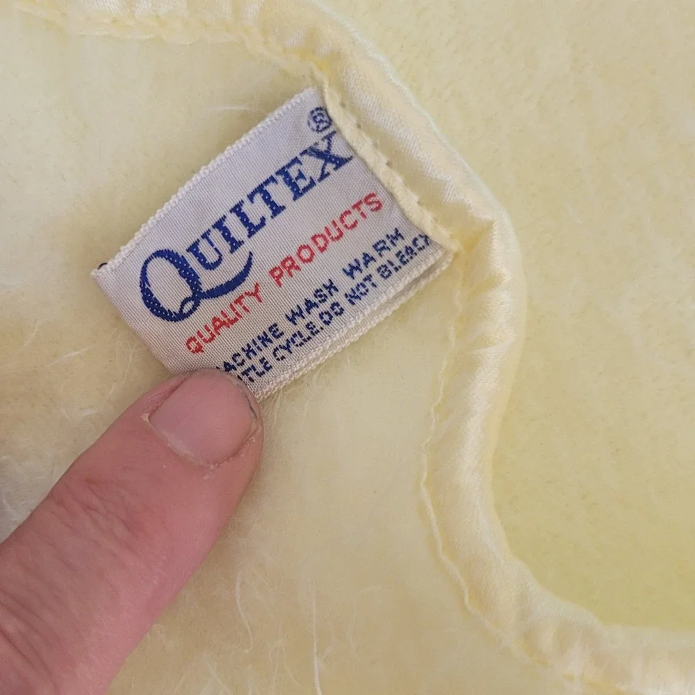 Vintage Quiltex Baby Blanket Yellow Fuzzy Scalloped Satin Trim Soft